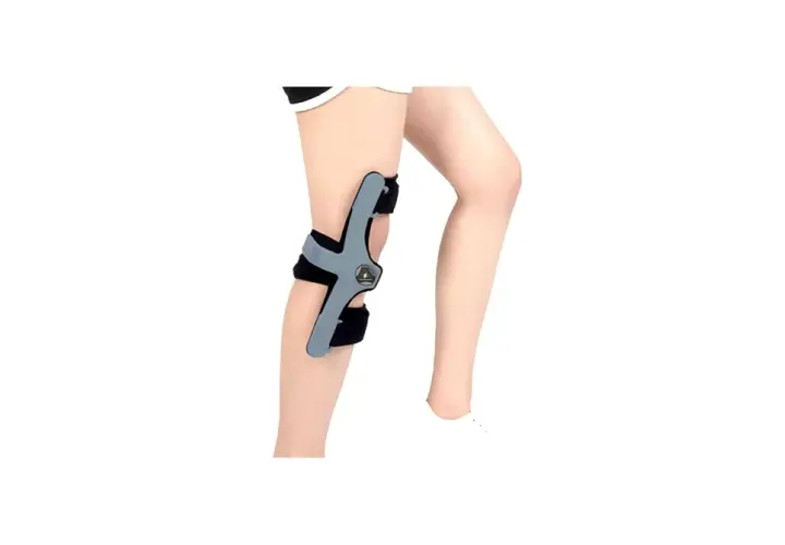 Knieorthese mit seitlicher Stabilisierung, ideal für die Rehabilitation nach Verletzungen des hinteren Kreuzbandes.