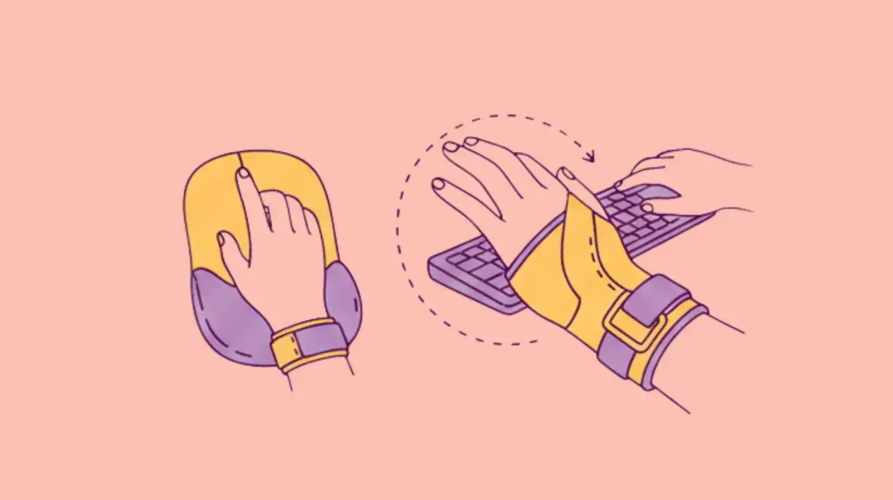 Hände mit Handgelenkorthesen am Computer. Die Frage